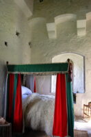 Four-poster bed, Irish tower house castle